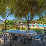 Luxury Oasis Pool & Jacuzzi Villa