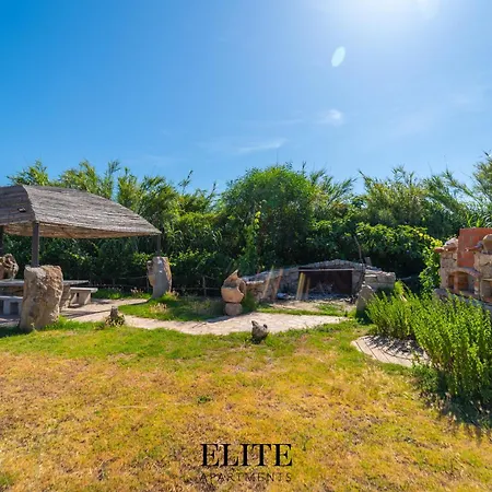 Luxury Oasis Pool & Jacuzzi Olbia