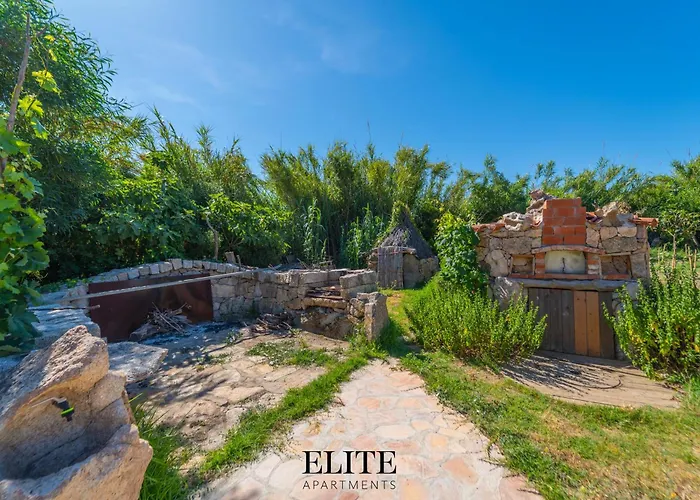 House Sandalia 1 With Jacuzzi * Olbia