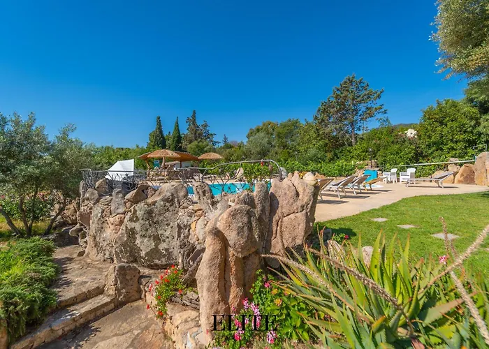 Luxury Oasis Pool & Jacuzzi Villa Olbia