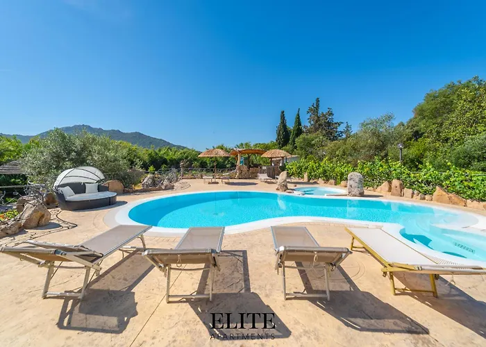 Luxury Oasis Pool & Jacuzzi Villa